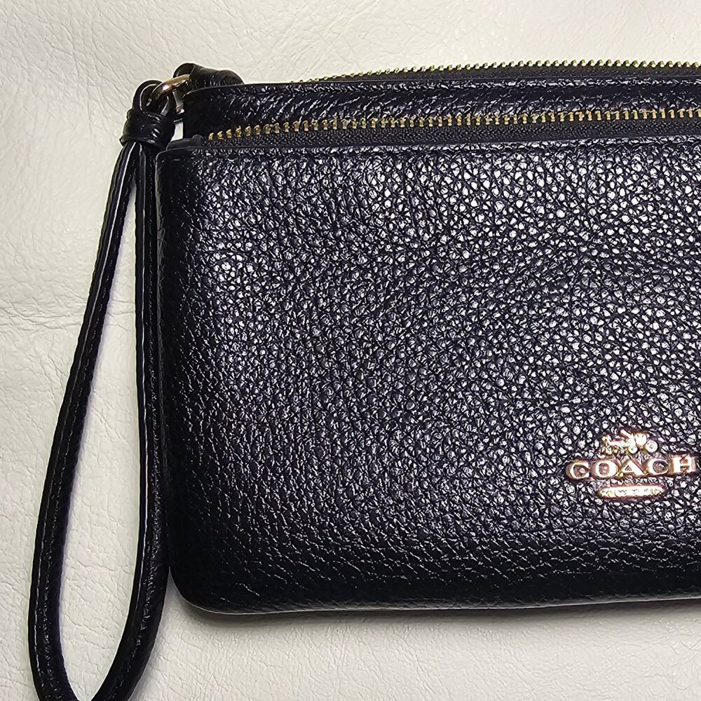 Authentic COACH Double Zip Wallet In Pebbled Leather - Brand New